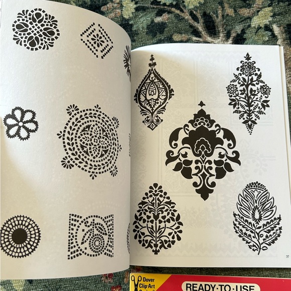 Bundle of Clip Art Books (4) - Picture 6 of 15